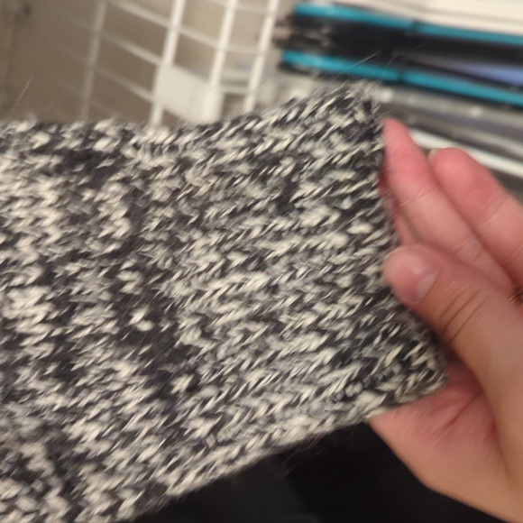 Gap Thick Crewneck - Picture 3 of 5